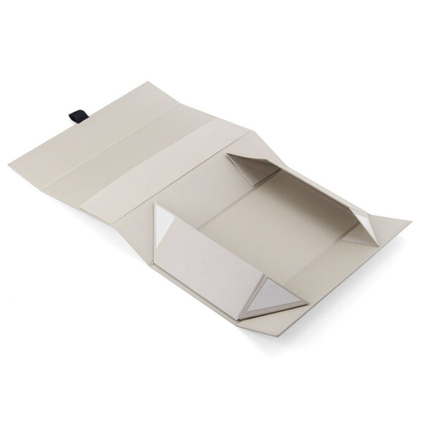 Luxury Rigid Engagement Ring Packaging Box with Foam Insert