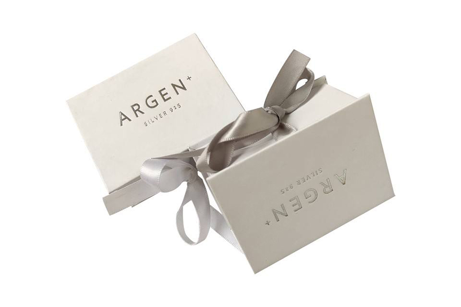 Papieren geschenkdoos met eigen logo
