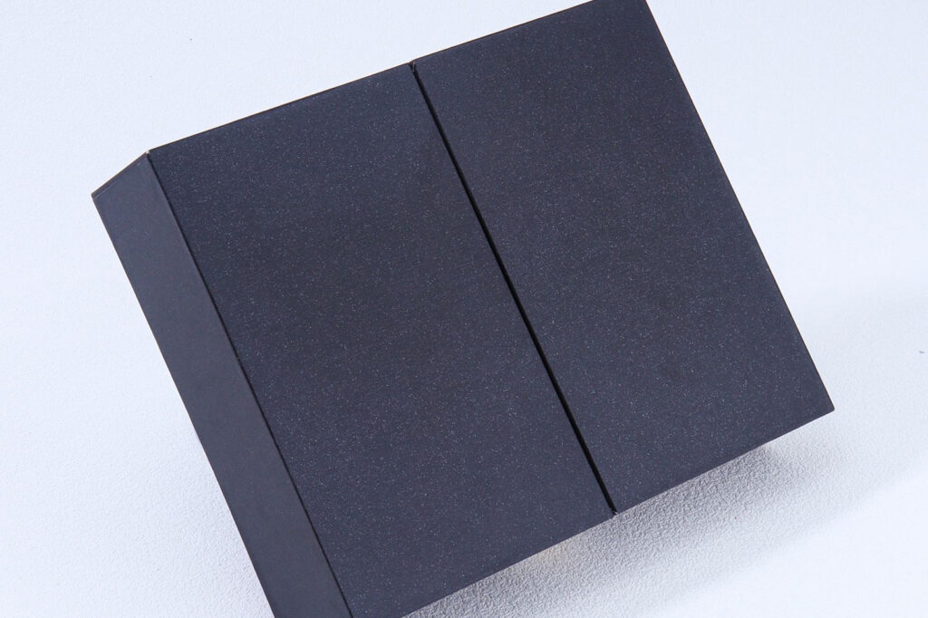 Op maat gemaakte zwarte geschenkdoos met magnetische sluiting