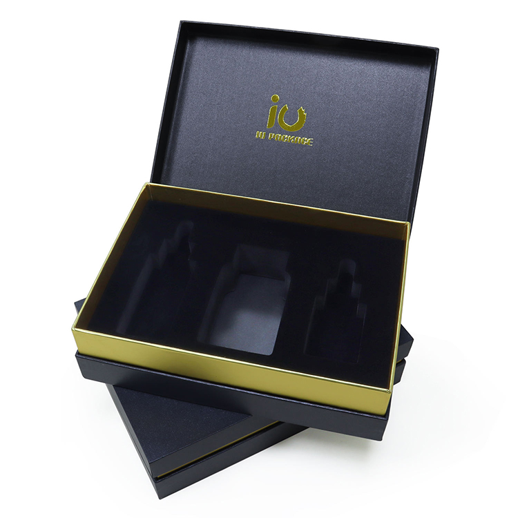Elegante en luxueuze geschenkdoos van stevig karton met schouder- en halsuitsparing